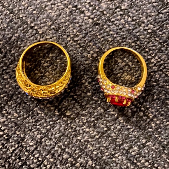 ๐ 2 Gold Tone & Rhinestone Rings ๐ - Picture 3 of 8